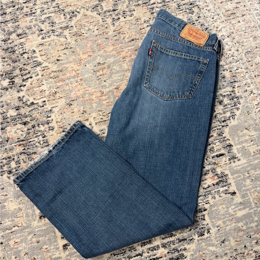 Levi’s 559 light wash bootcut jeans 34”x30”